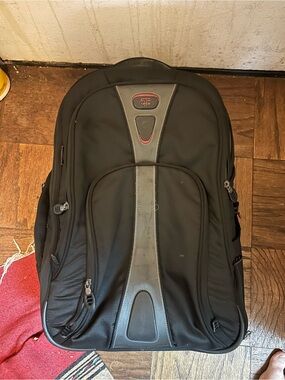 TUMI Black 2 in 1 Rolling Backpack Wheeled Nylon Carry On
